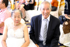Xúc động cặp vợ chồng lấy nhau 51 năm mới được tổ chức hôn lễ: 
