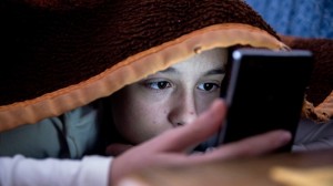 Chế độ ban đêm trên smartphone liệu có thật sự tốt cho giấc ngủ?