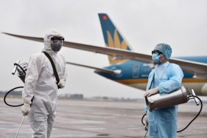 Lo ngại dịch COVID-19 tái lây nhiễm, hãng bay tăng chuyến đưa du khách rời Đà Nẵng