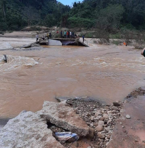 Khung cảnh tan hoang khi nước rút ở Quảng Bình
