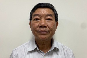 Cựu Giám đốc BV Bạch Mai được đối tác biếu bao nhiêu tiền?