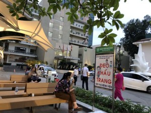 Hơn 200 nhân viên, bác sĩ Bệnh viện Bạch Mai nghỉ việc: Người trong cuộc lên tiếng