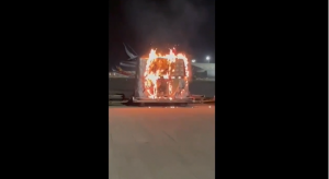 Lô hàng điện thoại Vivo cháy ngùn ngụt tại sân bay nghi một thiết bị có lỗi về pin