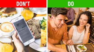 Thói quen cực kì mất lịch sự mà người Việt nên bỏ: Dùng điện thoại cá nhân ngay trong bữa ăn