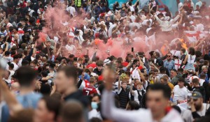 Trận chung kết Euro 2020 thành sự kiện siêu lây nhiễm Covid-19, vượt xa giải quần vợt Wimbledon