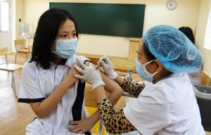 Cảnh báo số mắc tăng, Bộ Y tế công bố các tỉnh tiêm chậm vắc-xin Covid-19