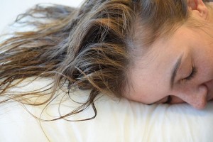 Duy trì 6 thói quen này khi ngủ có thể khiến bạn giảm tới 10 năm tuổi thọ!