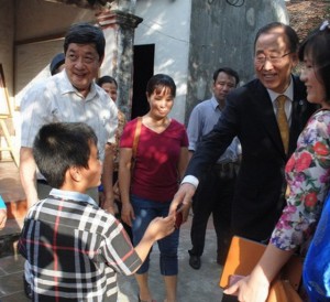 Bí mật chuyện ông Ban Ki-moon về thắp hương nhà thờ họ Phan Huy