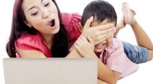 7 cách bảo vệ con bạn từ những trang mạng xấu