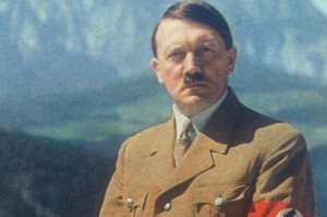 Sự thật phũ phàng: Trùm phát xít Hitler có một tinh hoàn