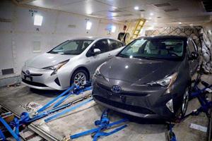 Tận mắt Toyota Prius thế hệ thứ tư 