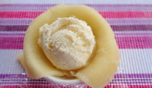 Cách làm bánh trung thu nhân kem lạnh lạ miệng