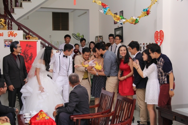 Hứa Vỹ Văn bất ngờ kết hôn với bạn gái tin đồn Minh Khuê