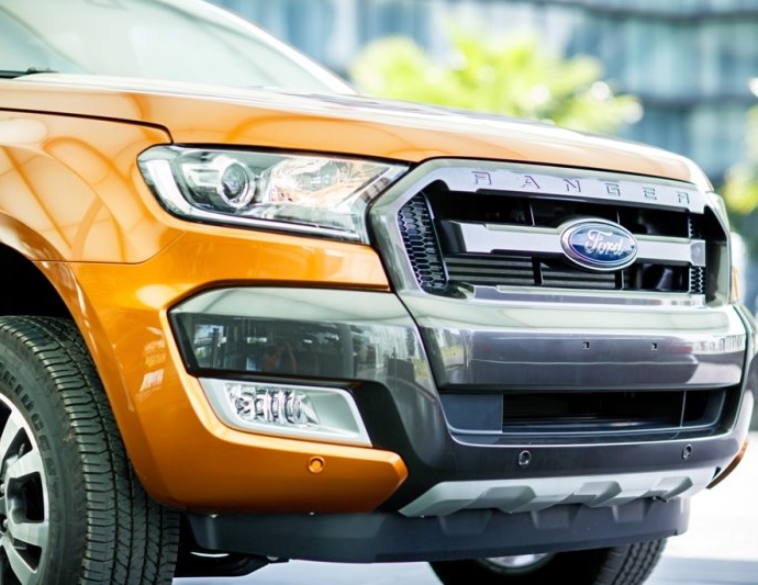 Tháng 8 bán ra Ford Ranger 2015 giá từ 619 triệu đồng