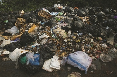 Đường lên tiên cảnh Bà Nà Hills ngập tràn rác thải